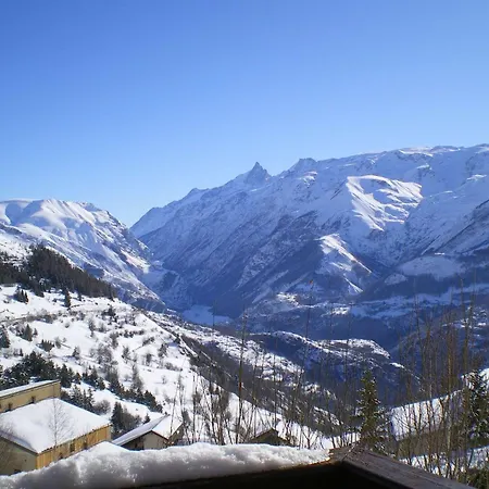 Au Pied Des Pistes Avec Balcon Et Parking Gratuit * Auris